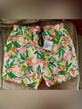 Kulani Kinis: Men's Golden
Hour Swim Trunks Small